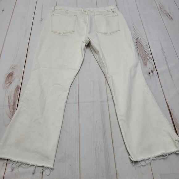 Frame Le crop mini boot high rise raw chewed hem cream bone white jeans - Picture 3 of 11